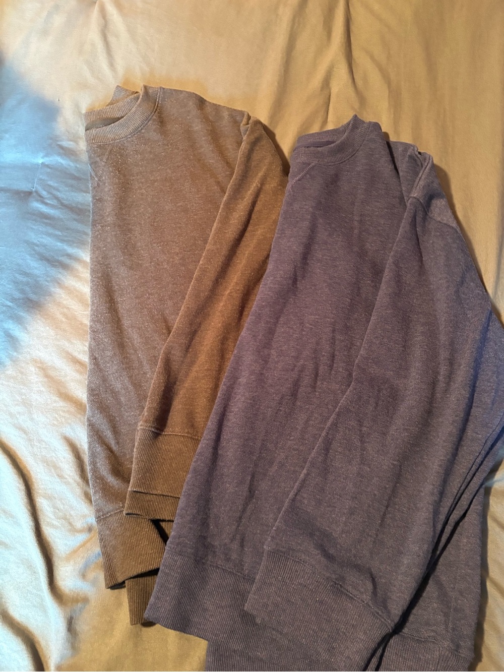 Time and Tru XL Pullover Sweatshirt in Blue and olive green